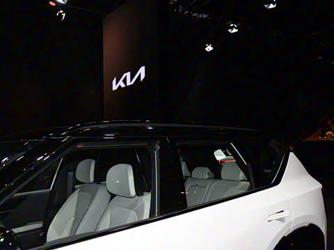 2025�� 580 Wave AWD GT-Line