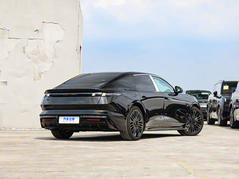 2025�� 240����Ultra�˶���