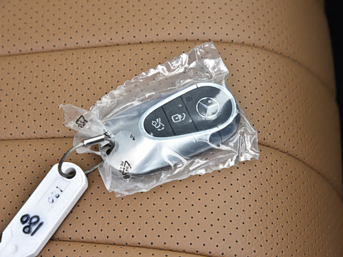 2026�� �Ŀ� E 260 L 4MATIC
