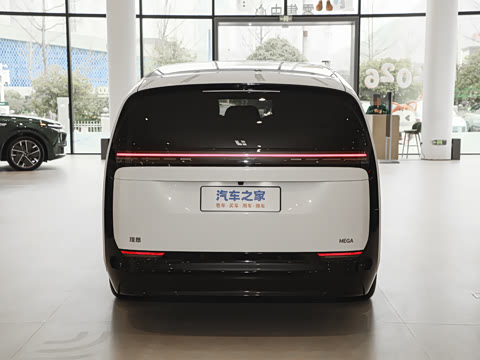 2025�� Ultra ���ܻ��°�