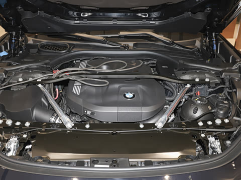 2026�� 735Li M�˶���װ