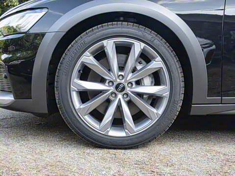 2026�� allroad quattro 55 TFSI