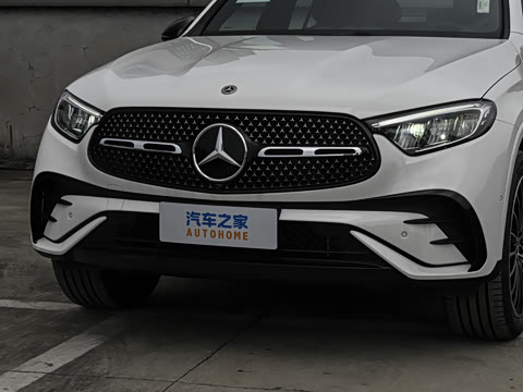 2026�� �Ŀ� GLC 300 4MATIC ����SUV