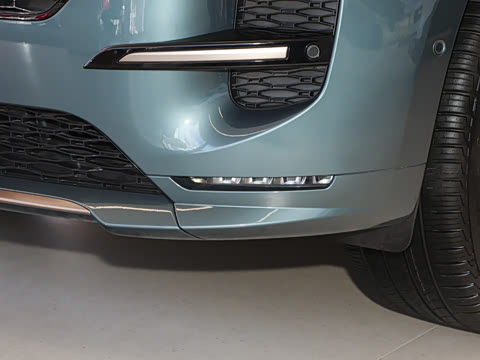 2025�� 400PS Dynamic SE