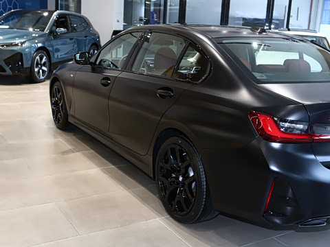 2026�� 330Li �����