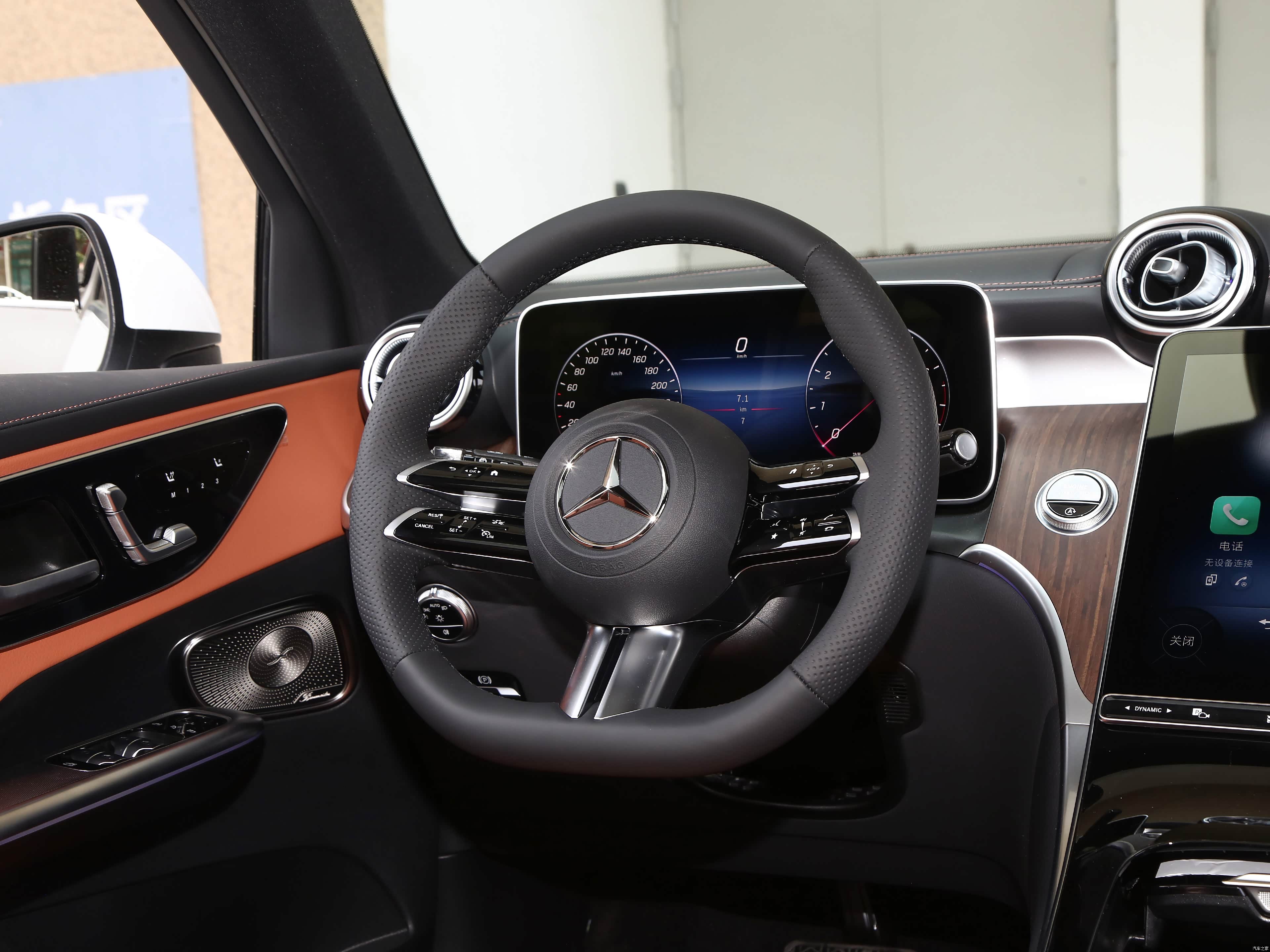 Mercedes-Benz GLC, миниатюра 16