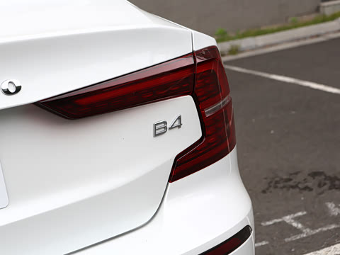 2027�� B4 ���ݺ�����