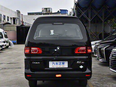 2025�� M5 1.6L ��׼��7��CNG