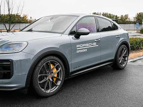 2025�� Cayenne Coup�� Turbo GT 4.0T