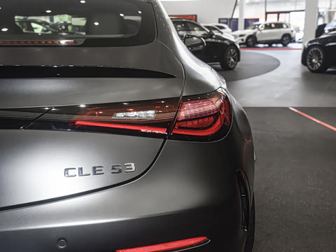 2025�� AMG CLE 53 4MATIC+ ���ܳ�