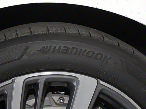 2025�� �Ŀ� E 300 L ʱ���˶���