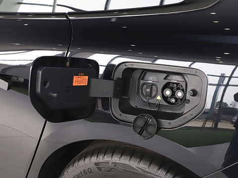 2025�� ���� 650MaxѲ����