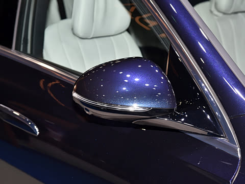 2026�� E 300 L ������