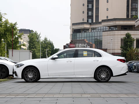 2026�� �Ŀ� C 260 L �˶������
