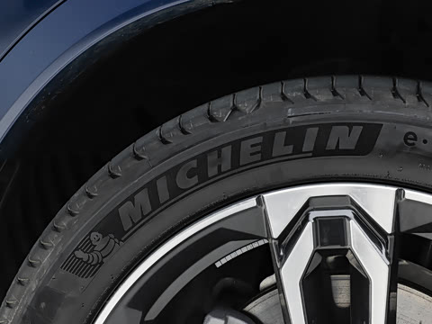 2026�� xDrive30L M�˶���ҹ��װ