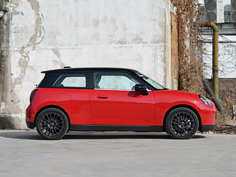 2026�� 466km COOPER E ������
