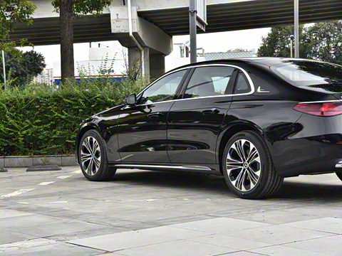 2026�� E 300 L ������