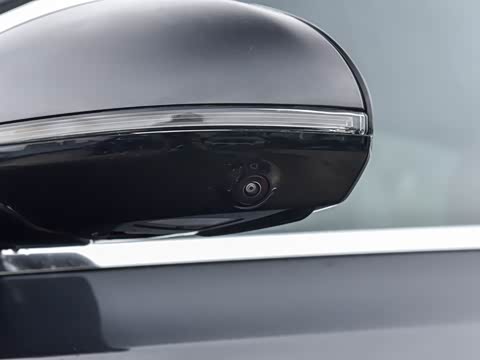 2026�� E 300 L ������