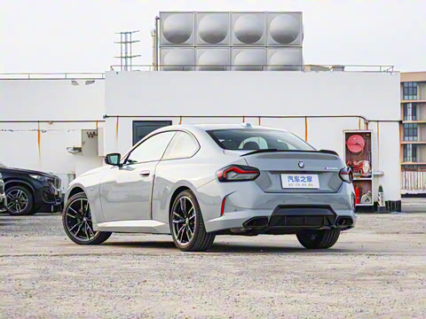 2025�� M240i xDrive