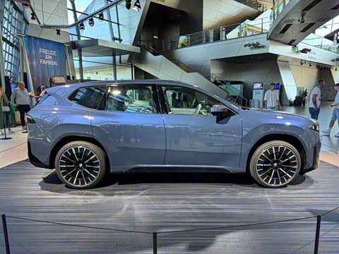 2026�� 50 xDrive