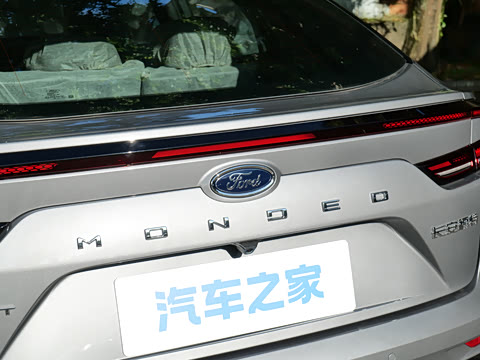 2026�� 2.0T EcoBoost  E �춯  �˶��� ST-Line