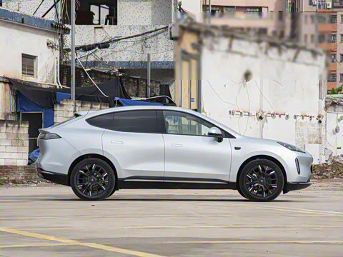 2025�� 670 Max��