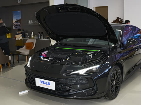 2026�� 2.0T Trophy+ �����˶���