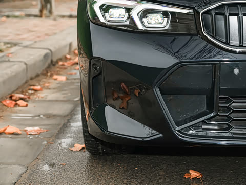 2026�� 330Li M�˶���ҹ��װ