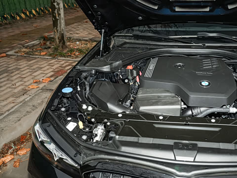 2026�� 330Li M�˶���ҹ��װ