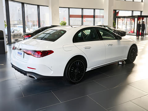 2026�� E 300 �������˶���