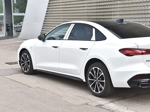 2026�� 2.0T �˶���