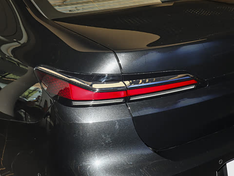 2026�� 740Li ������ M�˶���װ