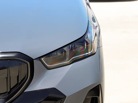 2026�� �Ŀ� 525Li M�˶���װ