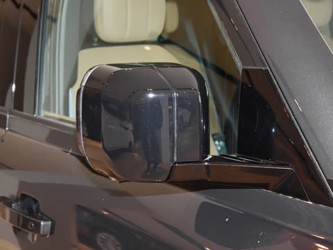 2026�� 110 3.0T P400 X-Dynamic HSE