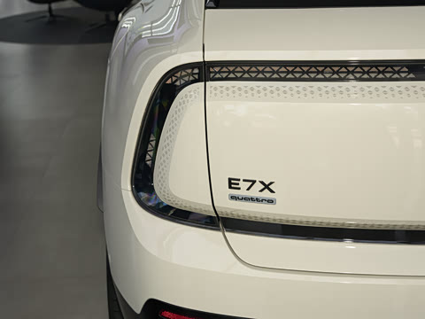 2026�� �ȷ�quattro��