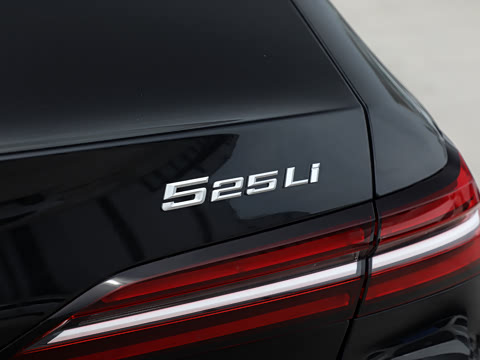 2026�� �Ŀ� 525Li ������װ