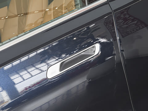 2026�� 735Li ������װ