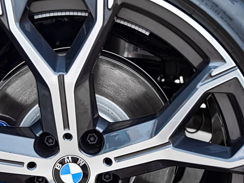 2026�� xDrive40i ������ M�˶���װ