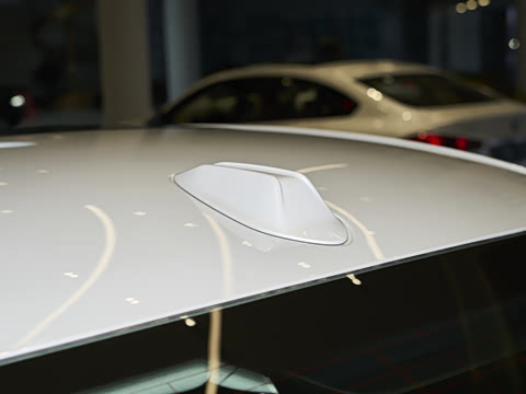 2026�� 225i M�˶���ҹ��װ