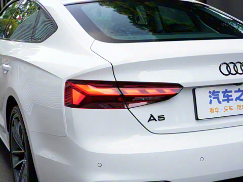 2025�� Sportback ��ذ� 40 TFSI quattro ����������