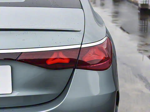 2026�� E 300 ʱ�����˶���