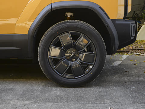 2025�� 215Զ�а�