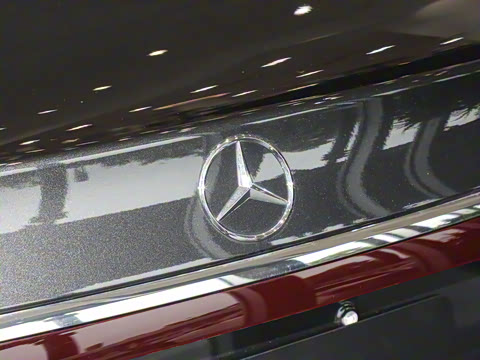 2025�� �Ŀ� E 300 L ������