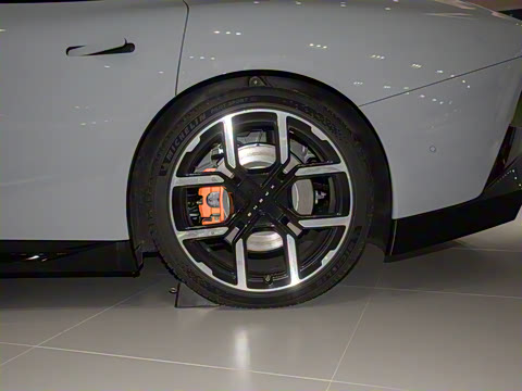 2025�� 702 ������ Ultra