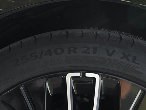 2025�� 240����Ultra�˶���