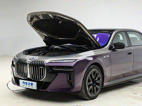 2023�� M760Le xDrive