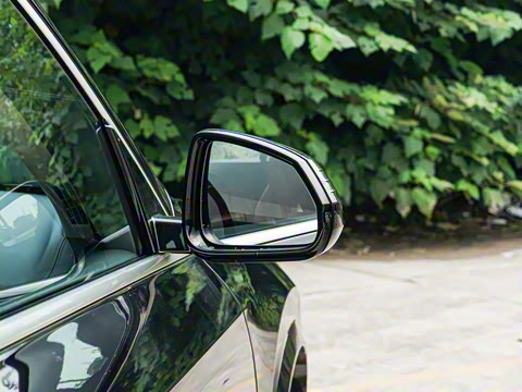 2025�� sDrive25Li M�˶���װ