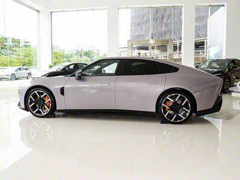 2025�� 702 ������ Ultra