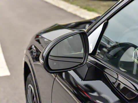 2025�� �Ŀ� GLC 300 4MATIC ����SUV