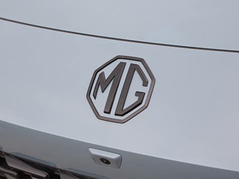 2026�� 2.0T 405 AT������